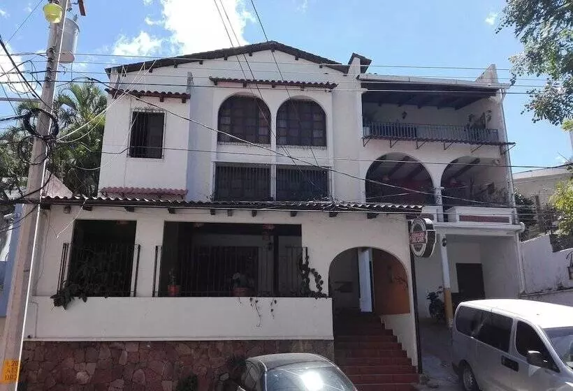 President House Hotel   Hostel