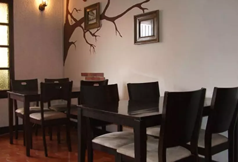 President House Hotel   Hostel