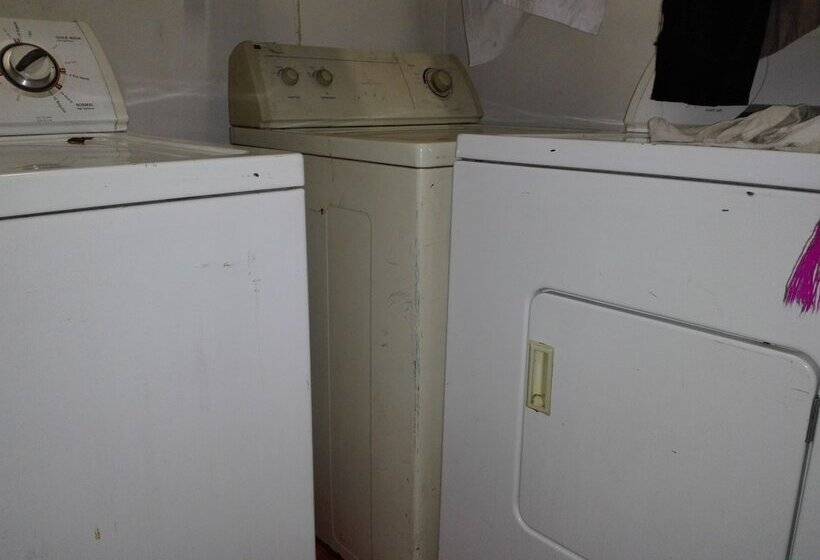 President House Hotel   Hostel