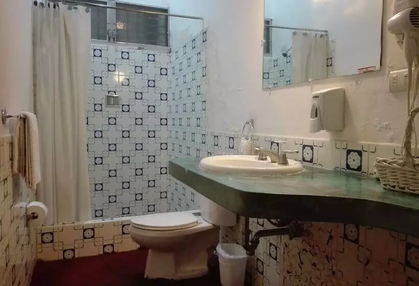 President House Hotel   Hostel