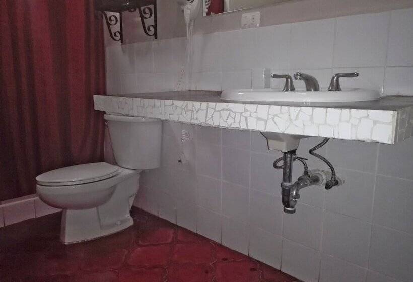 President House Hotel   Hostel