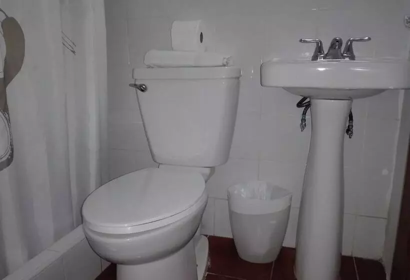 President House Hotel   Hostel