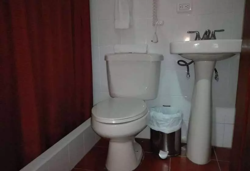 President House Hotel   Hostel