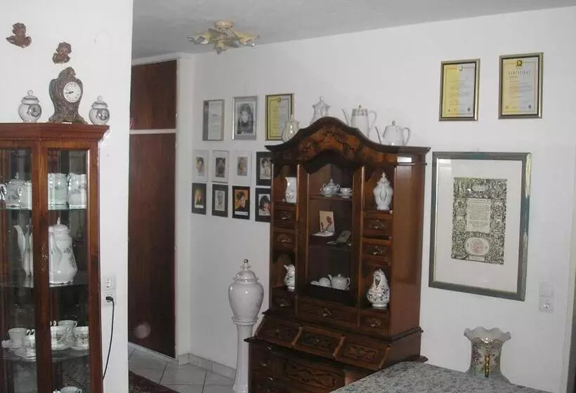 Aamiaismajoitus (B&B) Rheingold Garni