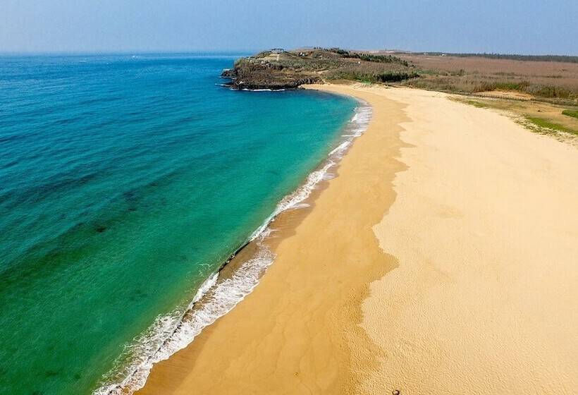 تختخواب و صبحانه Beachcastle & Sea View Villa