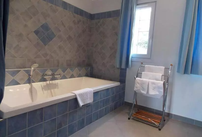 ホテル Au Relais Provencal