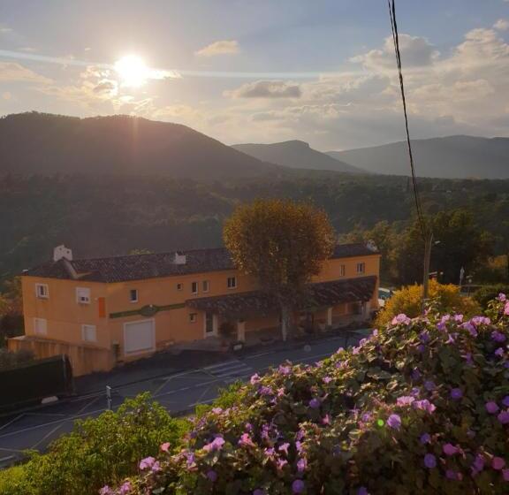 ホテル Au Relais Provencal