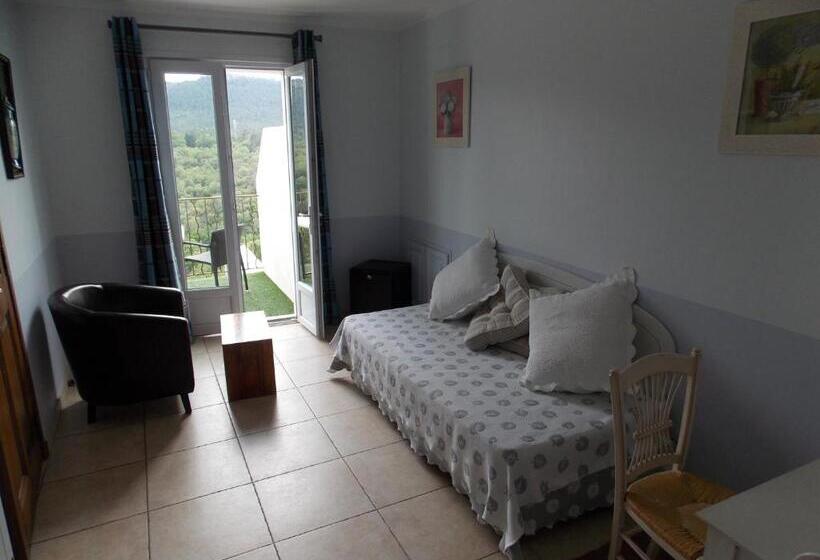 ホテル Au Relais Provencal