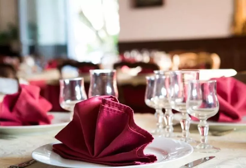 ホテル Restaurant Le Sully