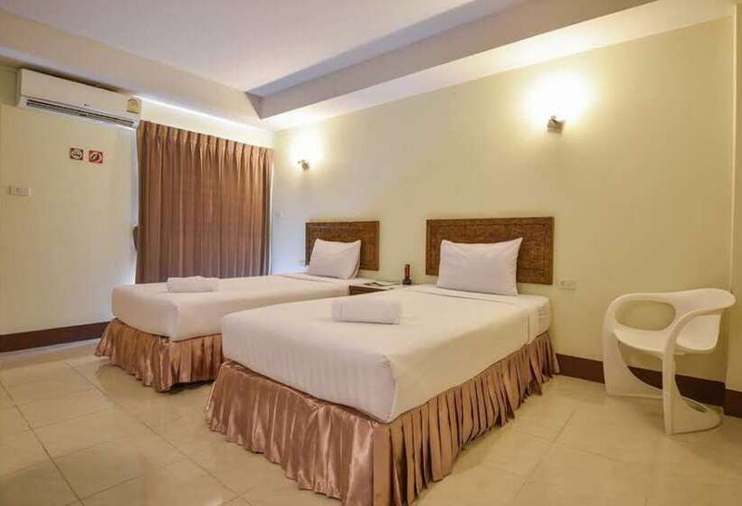 Отель Trat Center