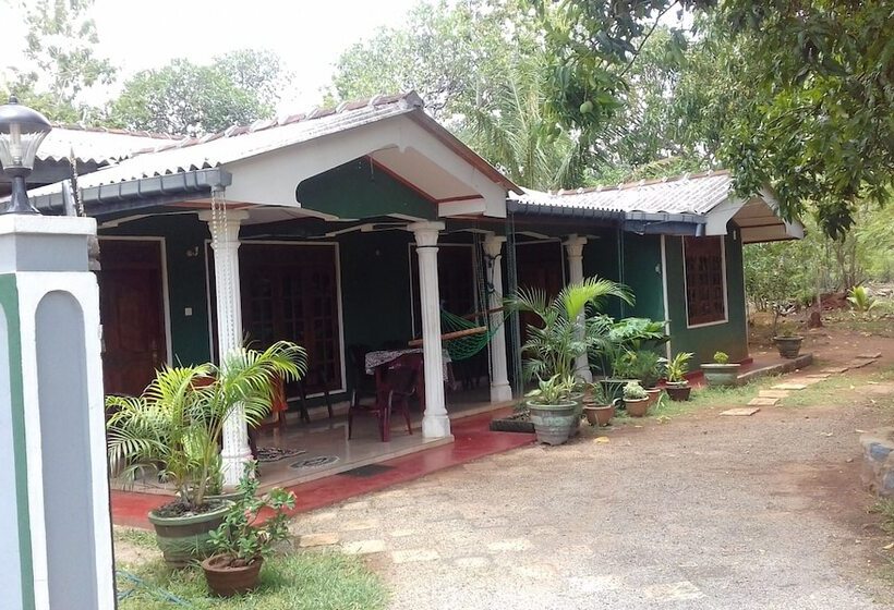 بنسيون Elephant Safari Lodge Sigiriya Junction