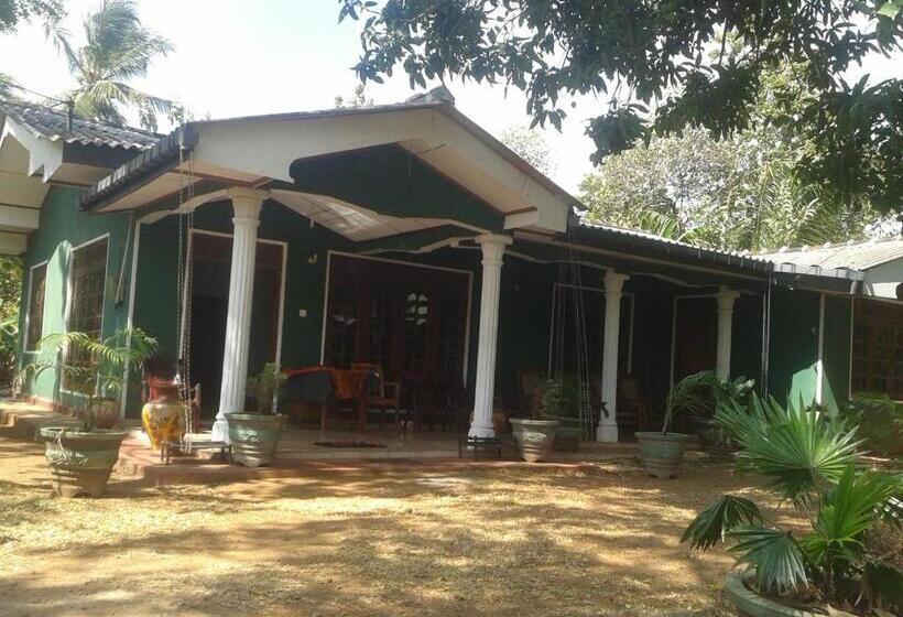 بنسيون Elephant Safari Lodge Sigiriya Junction
