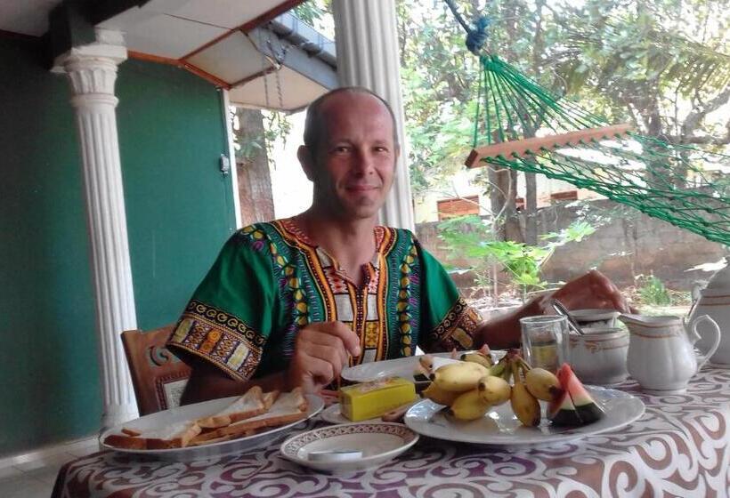 بنسيون Elephant Safari Lodge Sigiriya Junction