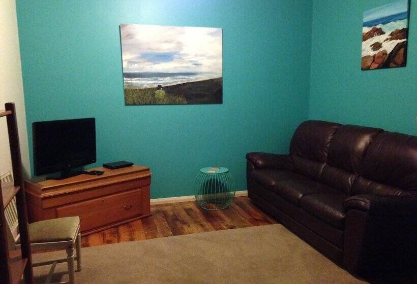 The Spotted Salmon Cottage