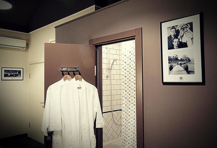 11 Hotel & Garden Boutique