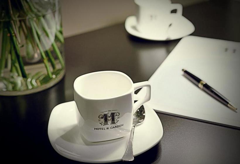 11 Hotel & Garden Boutique