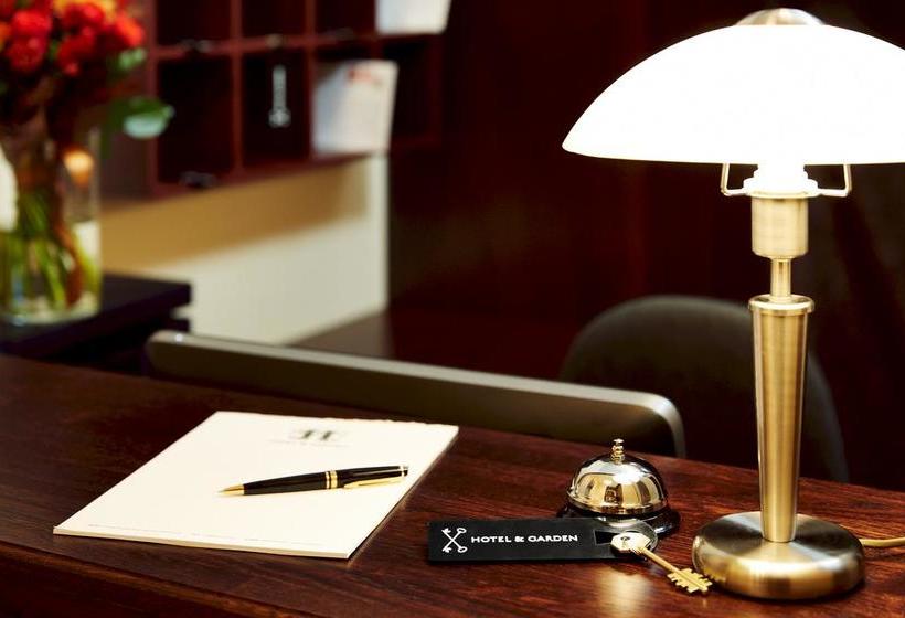 11 Hotel & Garden Boutique