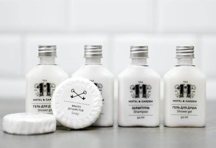 11 Hotel & Garden Boutique