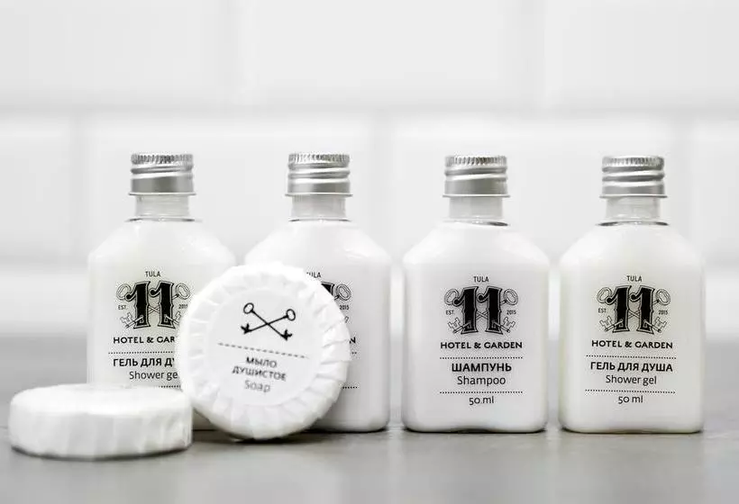 11 Hotel & Garden Boutique