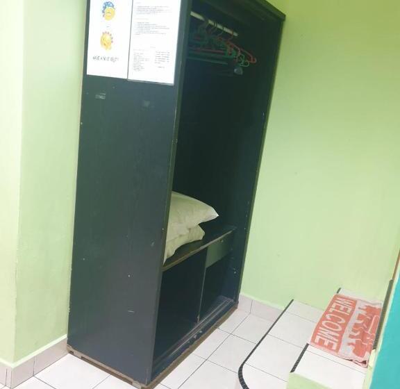 הוסטל Borneo Gaya Lodge