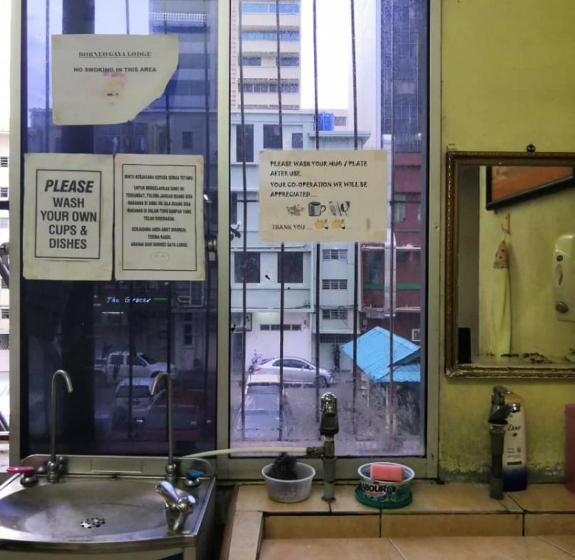 הוסטל Borneo Gaya Lodge