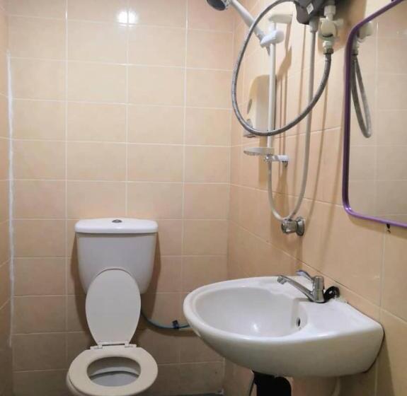 הוסטל Borneo Gaya Lodge