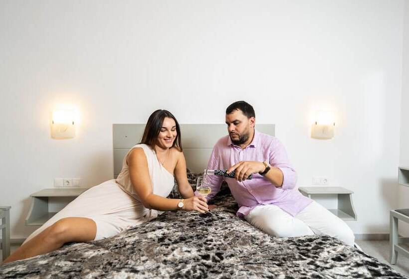 Alpha Studios Naxos   Adults Only