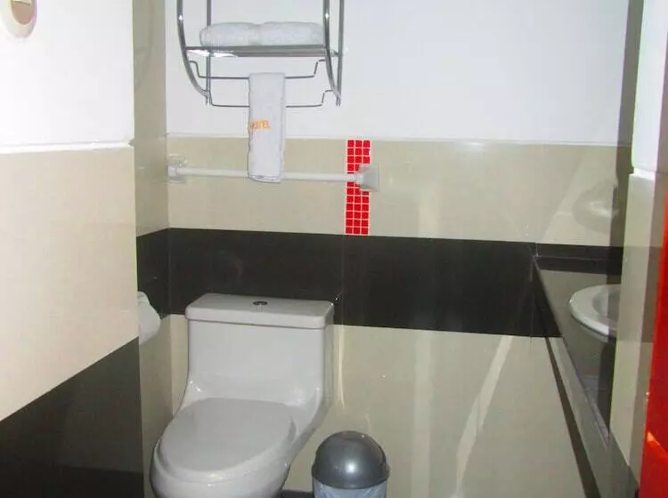 Ari S Hotel Iii