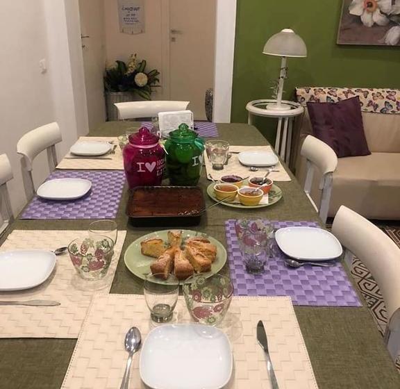 تختخواب و صبحانه Al Decoro