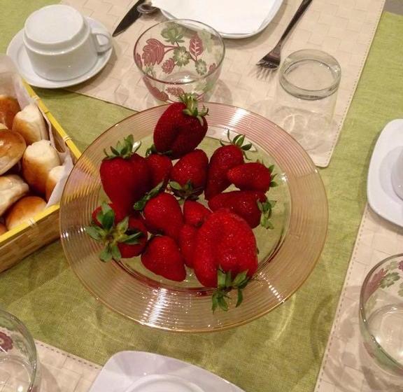 تختخواب و صبحانه Al Decoro