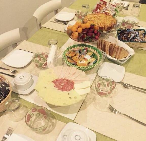 تختخواب و صبحانه Al Decoro