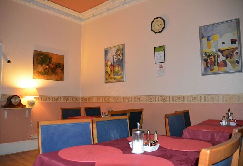 مبيت وإفطار Bow Guest House