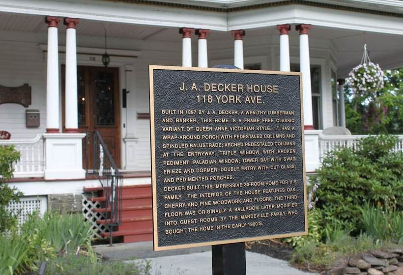 ベッドアンドブレックファースト Victorian Charm Inn