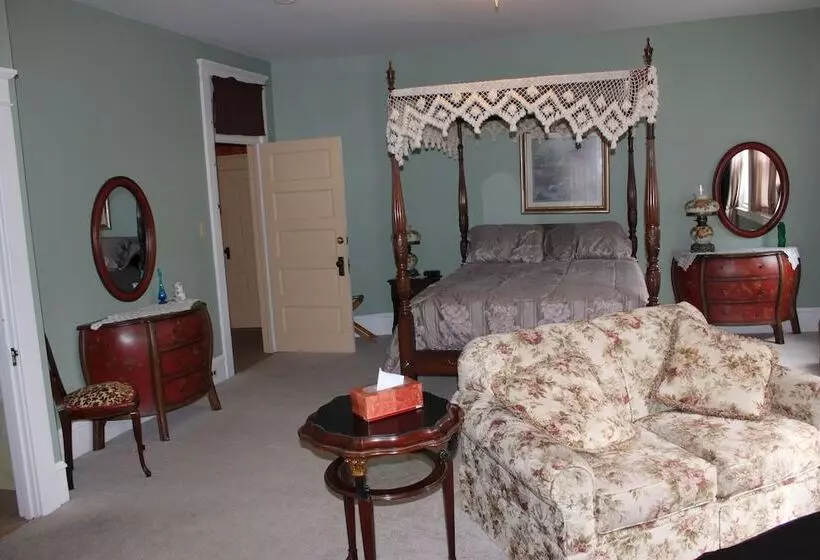 Aamiaismajoitus (B&B) Victorian Charm Inn