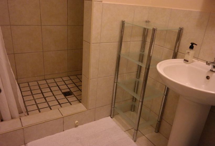 Four Seasons Apartments