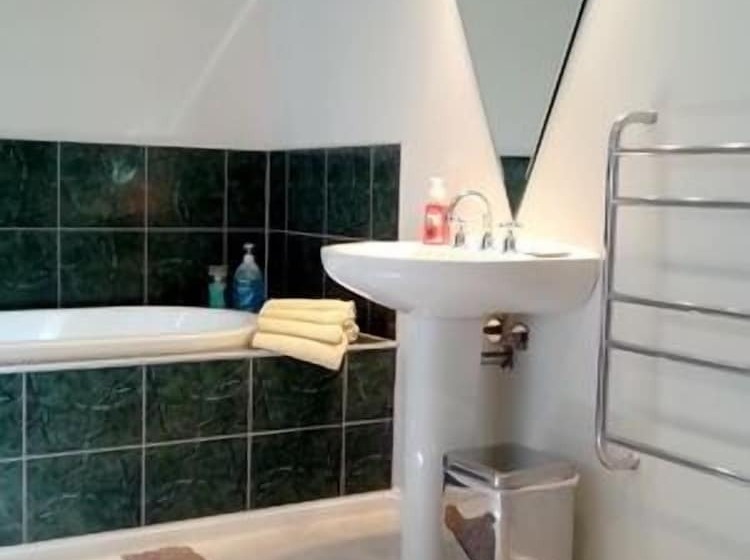 Golden Caves   Bed & Breakfast