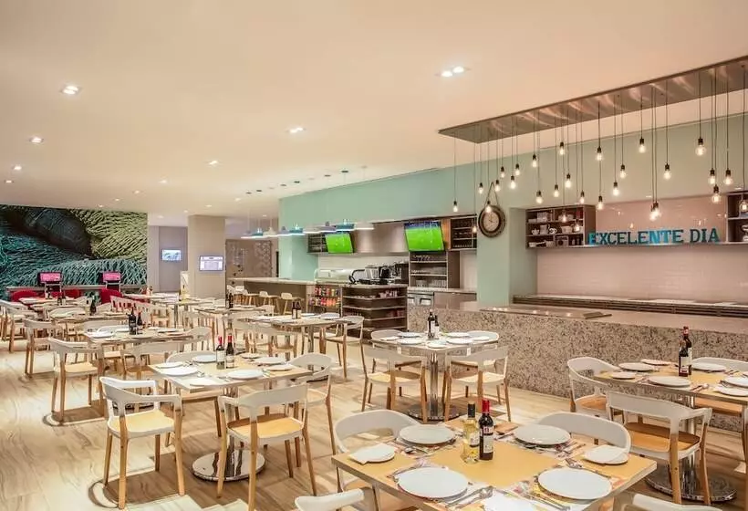 ホテル Fiesta Inn Los Mochis