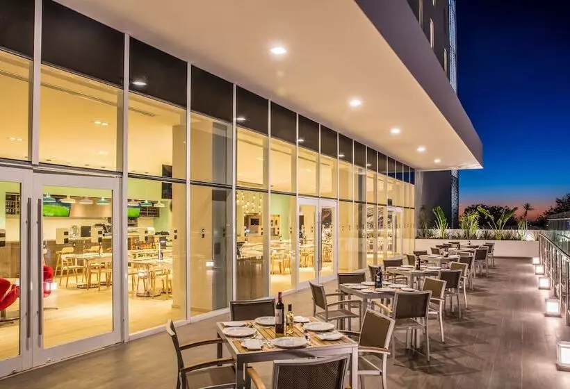 ホテル Fiesta Inn Los Mochis