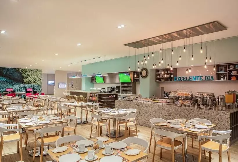 ホテル Fiesta Inn Los Mochis