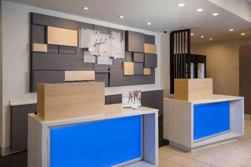 ホテル Holiday Inn Express Visalia Sequoia Gateway Area, An Ihg