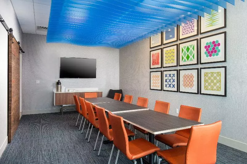 ホテル Holiday Inn Express Visalia Sequoia Gateway Area, An Ihg