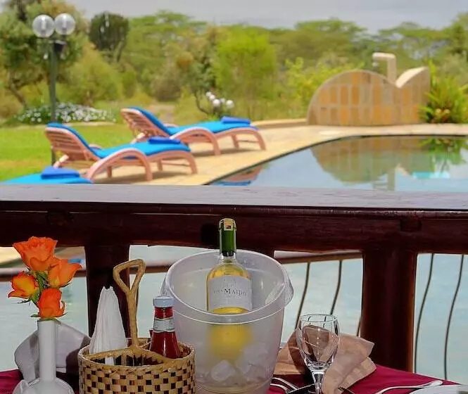 هتل Naivasha Kongoni Lodge   Lakefront Getaway