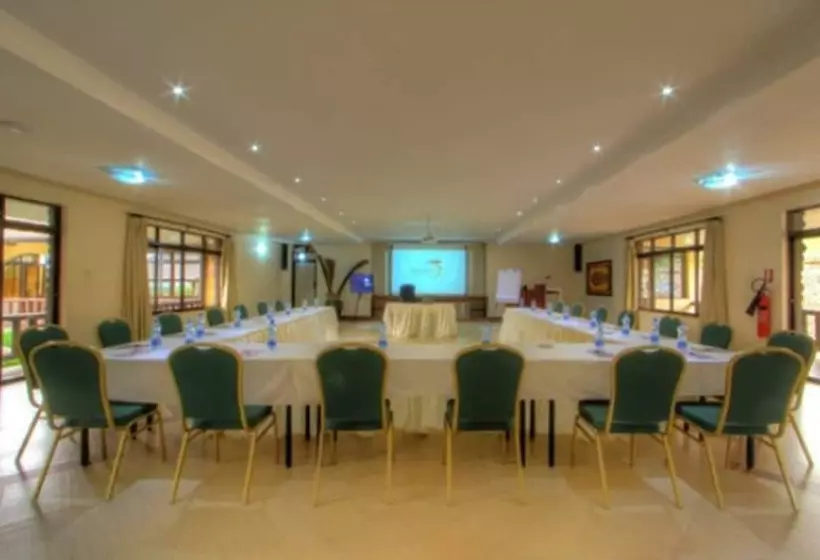 هتل Naivasha Kongoni Lodge   Lakefront Getaway
