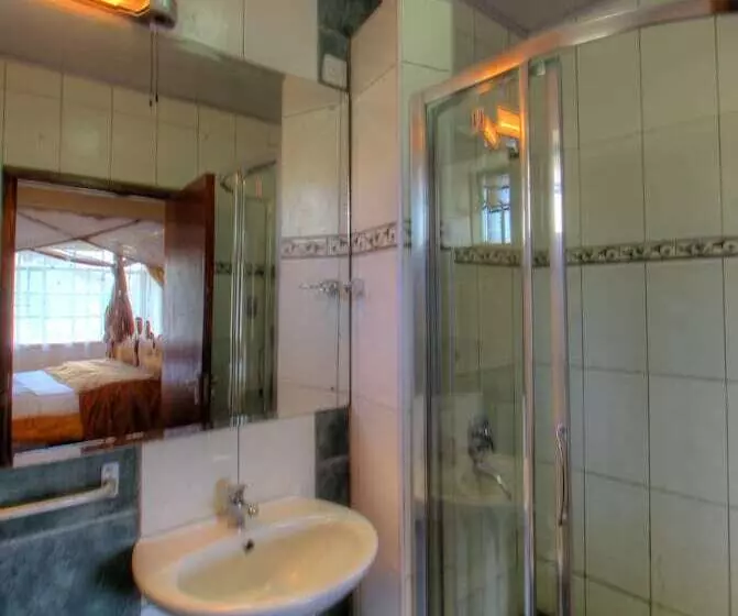 هتل Naivasha Kongoni Lodge   Lakefront Getaway