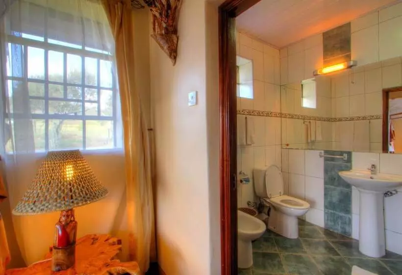 هتل Naivasha Kongoni Lodge   Lakefront Getaway