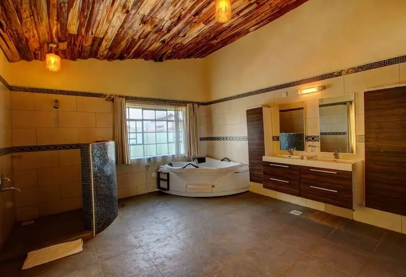 هتل Naivasha Kongoni Lodge   Lakefront Getaway