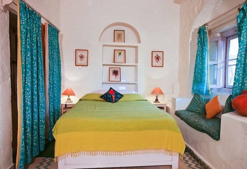 בית מלון כפרי Neemrana S Hill Fort Kesroli