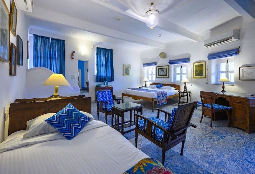 בית מלון כפרי Neemrana S Hill Fort Kesroli