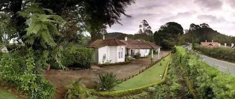 ホテル Neemrana S Wallwood Garden