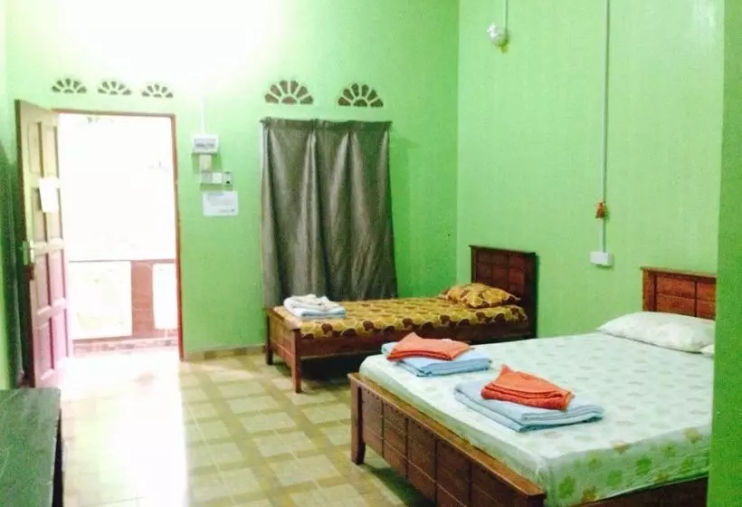 هتل Nusa Holiday Village